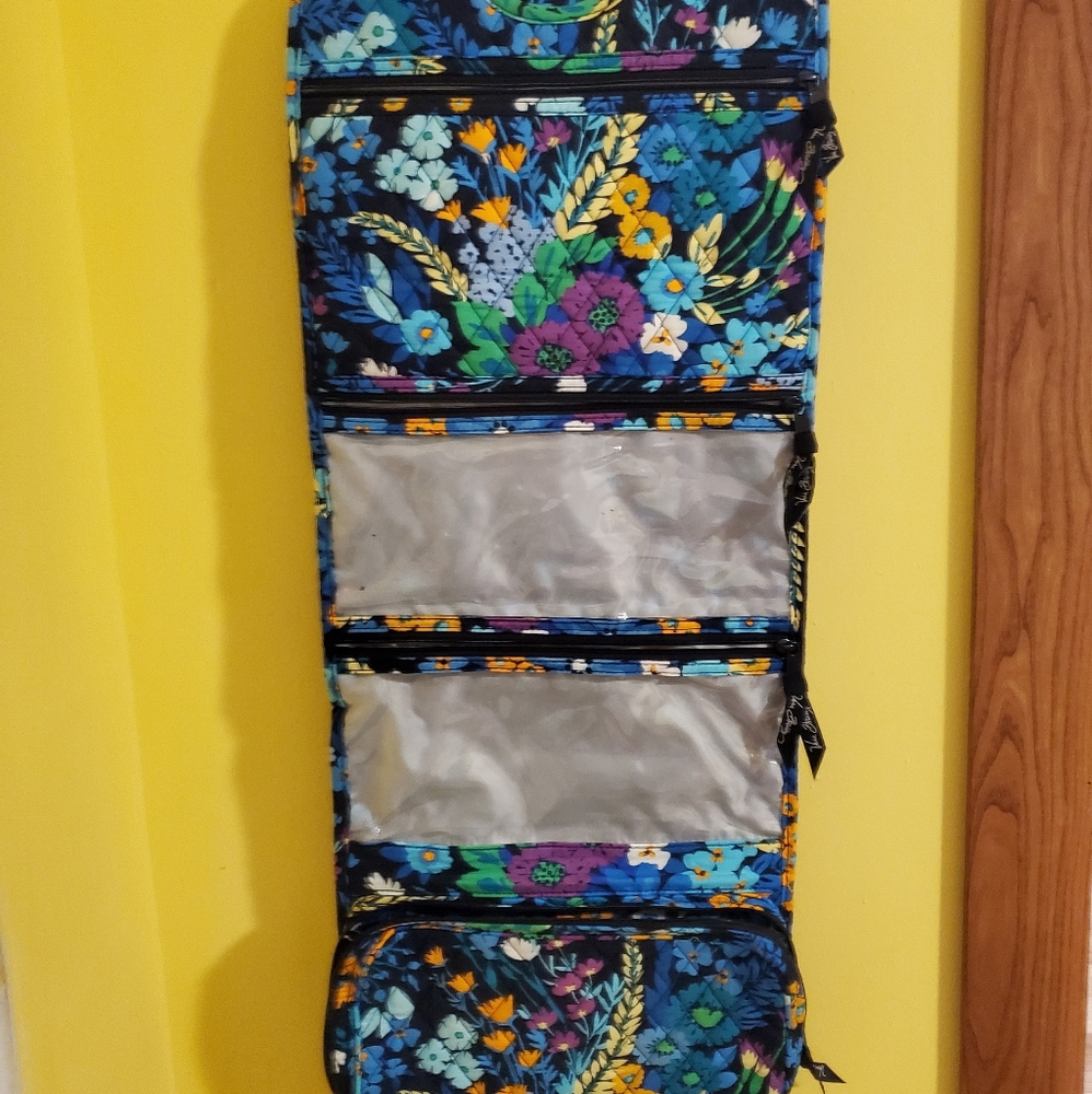 NWT..RETIRED Vera Bradley Hanging organizer